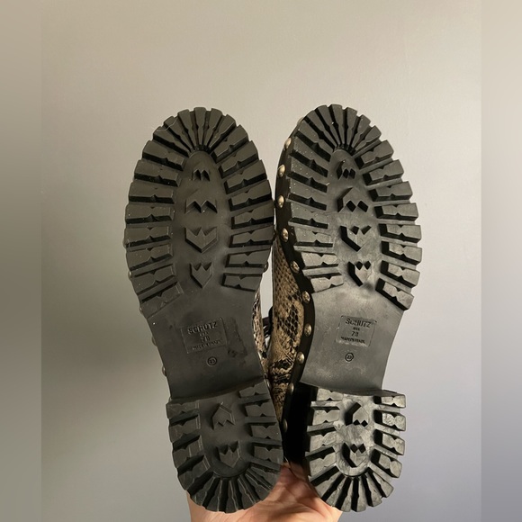 Schutz Andrea Snakeskin Printed Studded Combat Boots Womens Size 7 - Picture 4 of 6